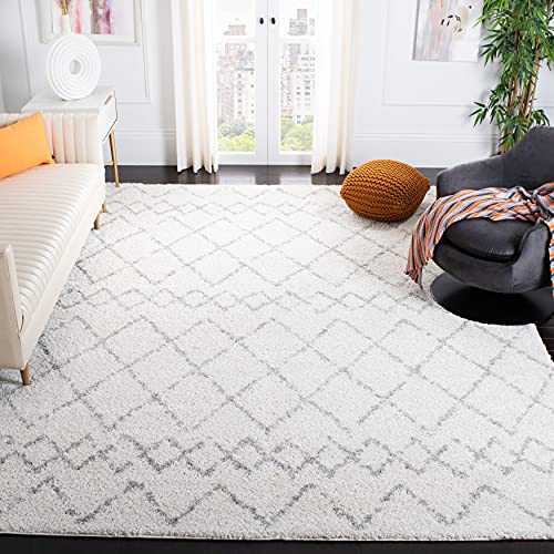 Safavieh Moroccan Shaggy Indoor Woven Rectangle Area Rug, Berber Shag Collection, BER165, in Cream / Light Grey, 155 X 229 cm for Living Room, Bedroom or Any Indoor Space