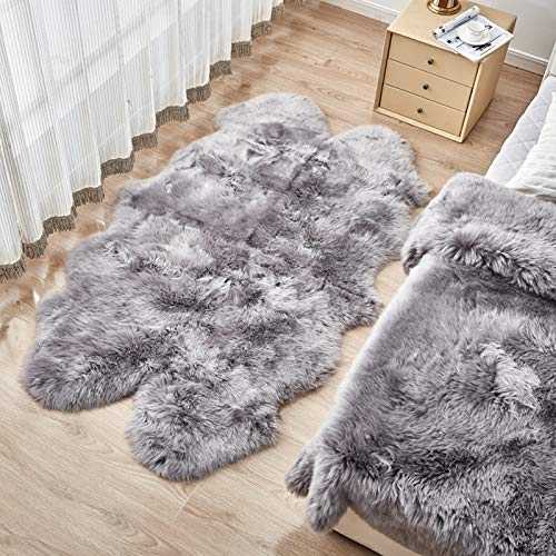 HUAHOO Genuine Sheepskin Rug Fluffy Rug Real Sheepskin for Bedroom Sheep Fur Genuine Blanket Natural Fur Quad Silver-Grey 120x180cm
