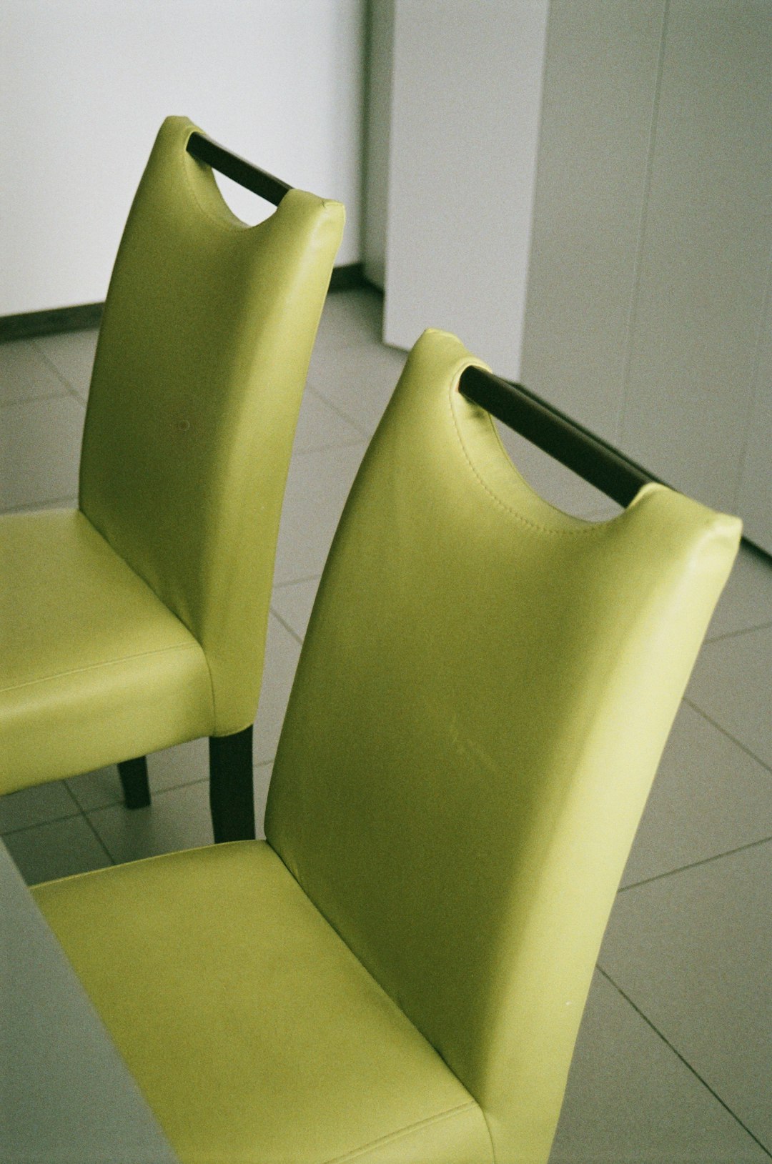 Olive Green Bar Stools: Style & Function for Your UK Home